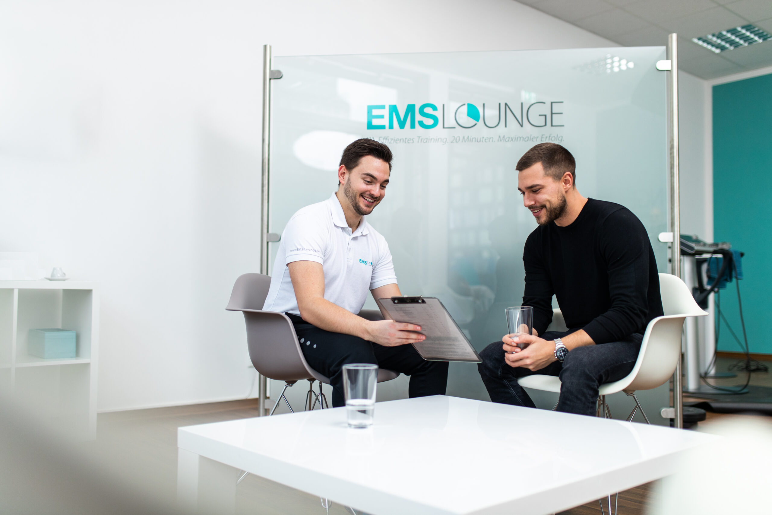 KOSTENLOSER EMS PROBETERMIN